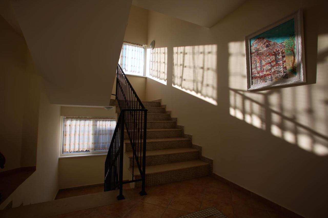 Villa Livia Boutique Apartments Ravda Bagian luar foto