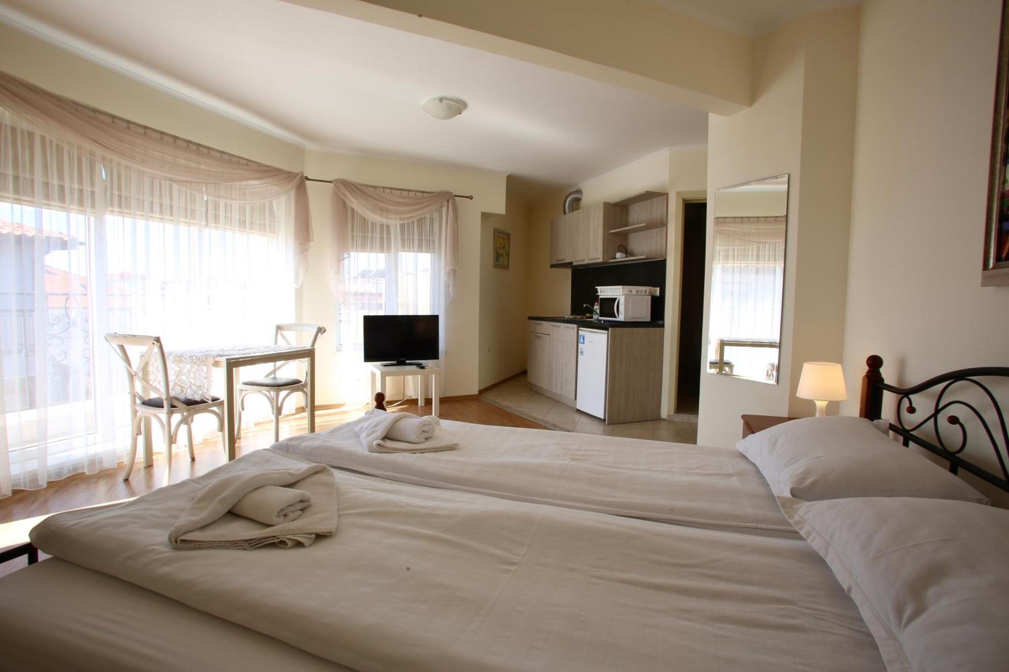 Villa Livia Boutique Apartments Ravda Bagian luar foto