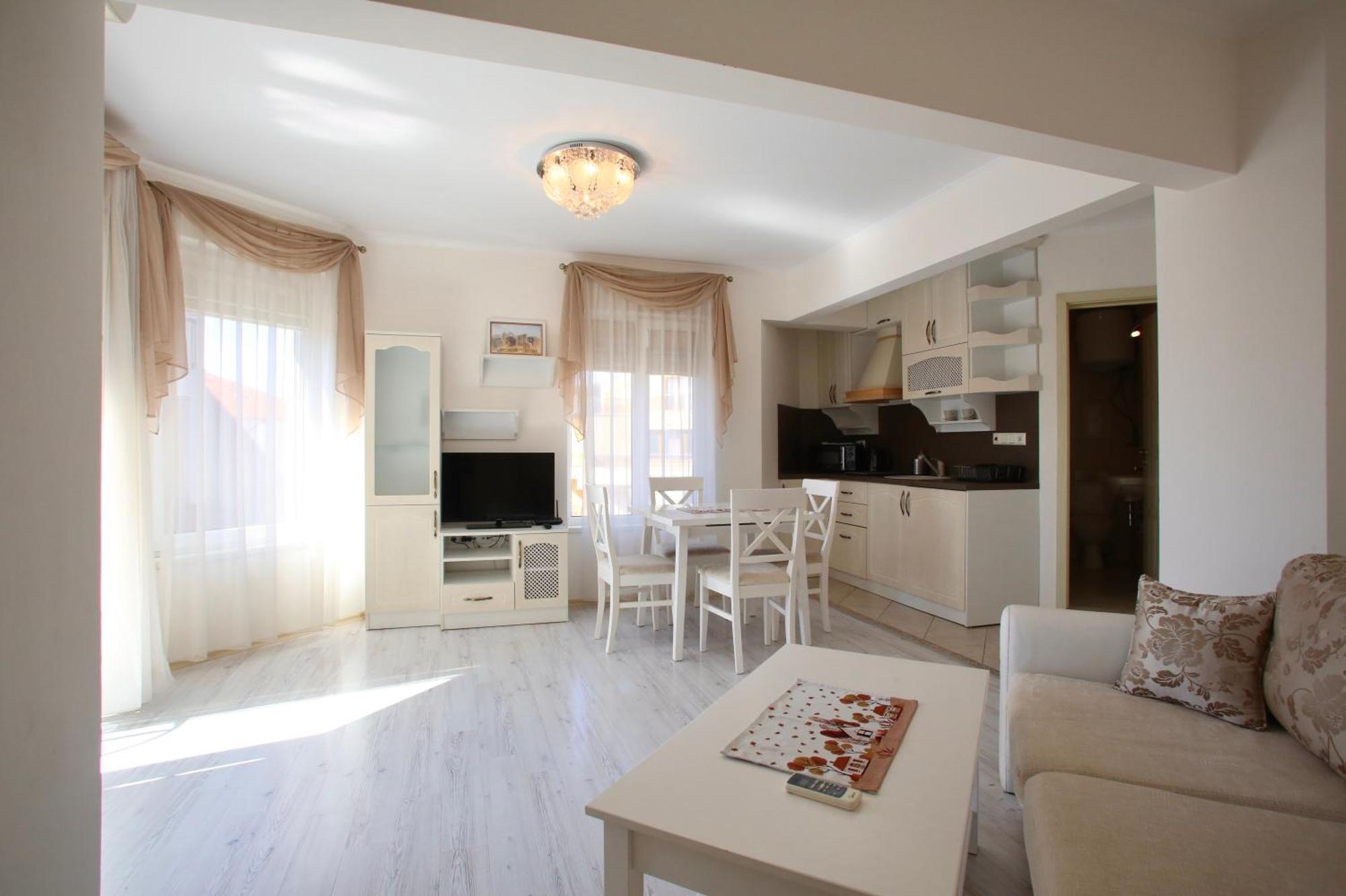 Villa Livia Boutique Apartments Ravda Bagian luar foto